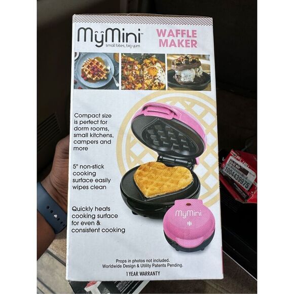 MyMini Personal Heart Electric Waffle Maker, Pink - Picture 3 of 3